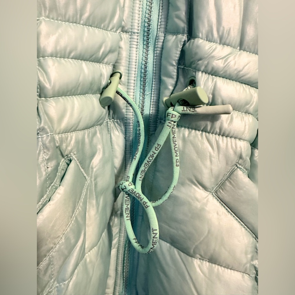 NWT Free People Movement Patricia Packable Poncho Puffer Light Green Small Med - Picture 12 of 15